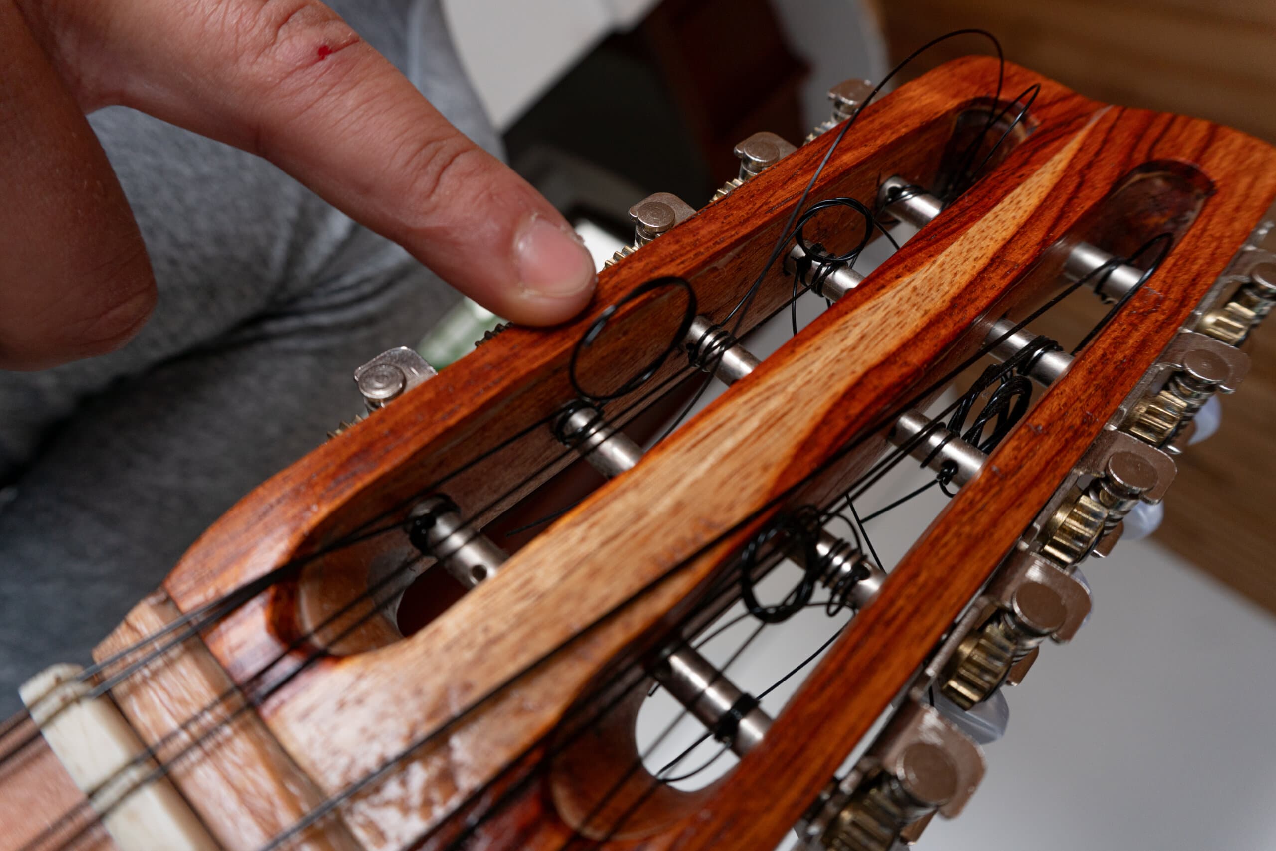 Fotografía 3 de la historia: EL SONIDO DEL CHARANGO: LA HISTORIA DE WILMER